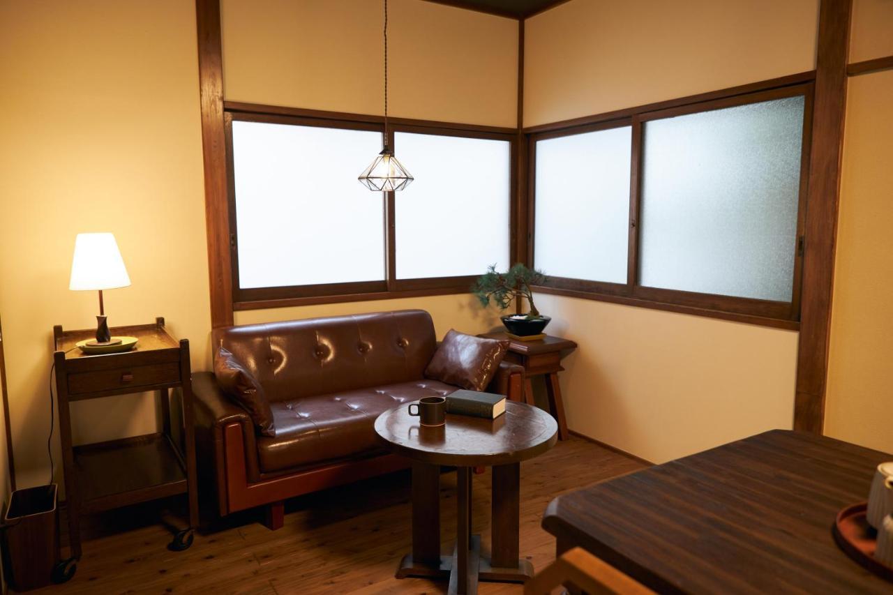 Kagurazaka Retro Bar & Hotel Tokyo Bagian luar foto